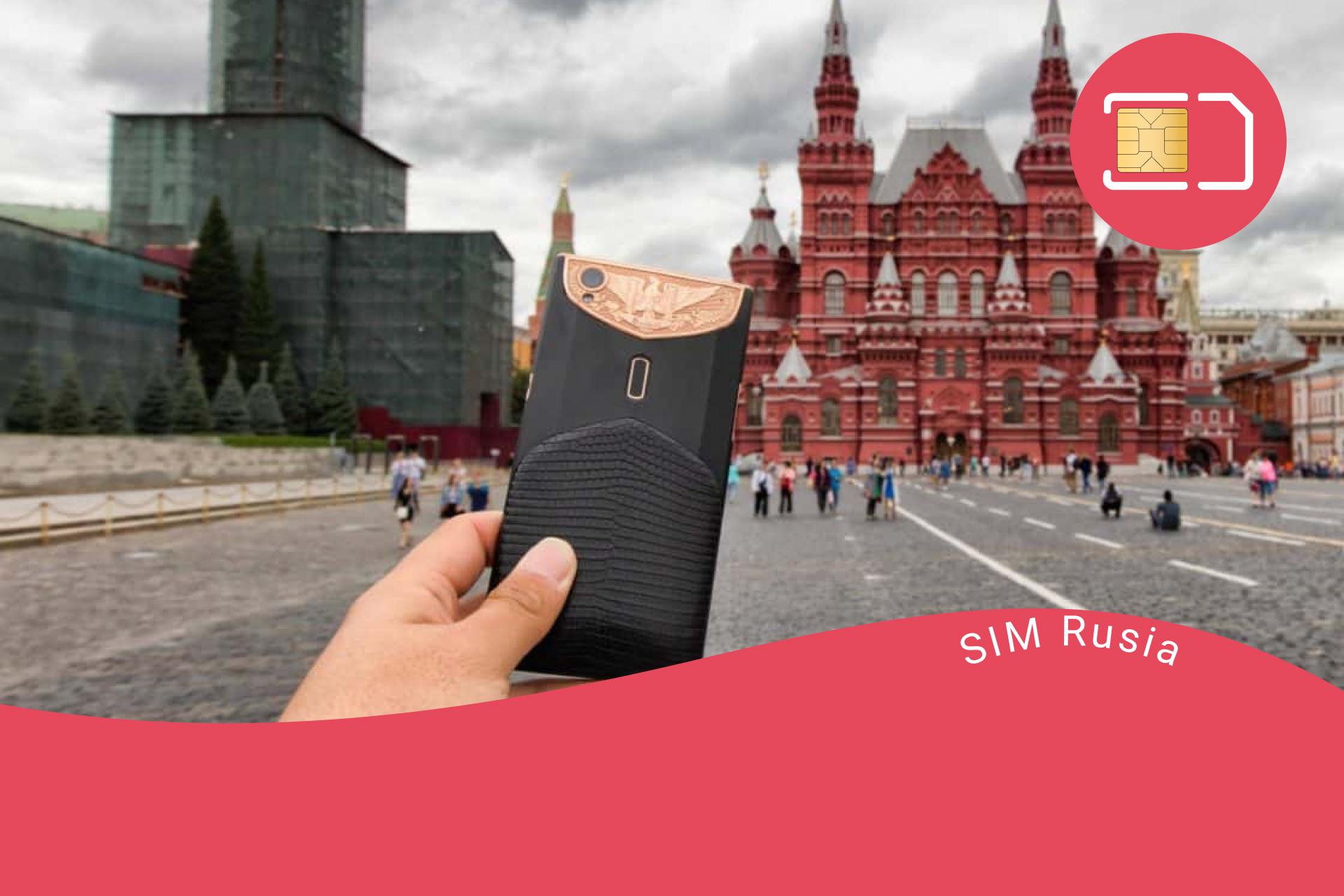 Plaza Roja en Moscú con teléfono móvil e internet